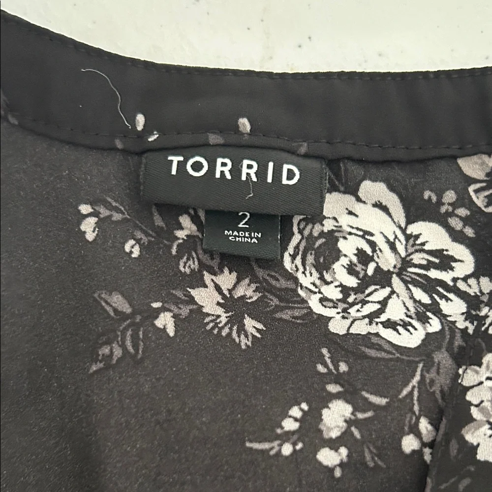 Torrid Floral Black and White Blouse, Size 2